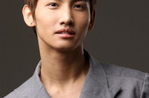 昌珉写真,魅力四溢，光影中的独特魅力